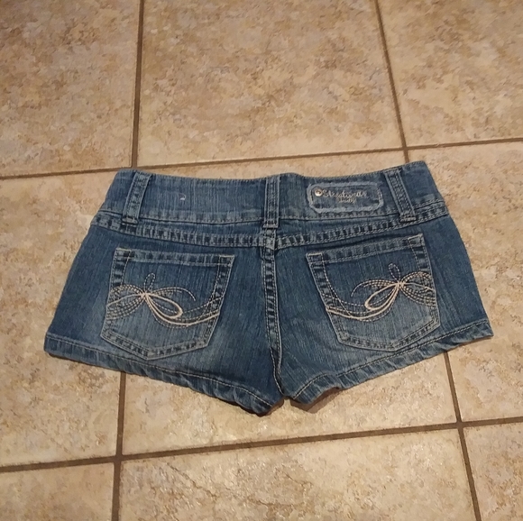 Jean Shorts - Picture 3 of 3